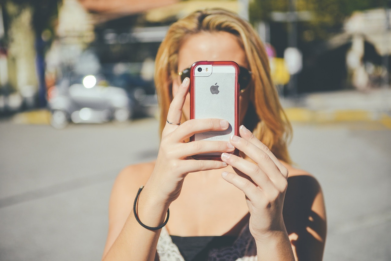 Jak zabezpieczyć telefon przed upadkiem?
